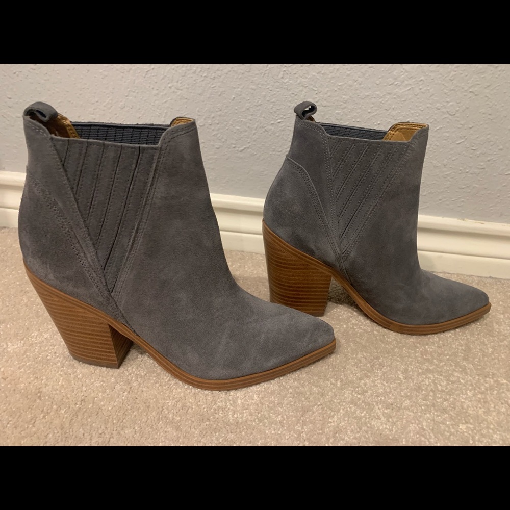 Gorgeous Marc Fisher suede boots 8.5